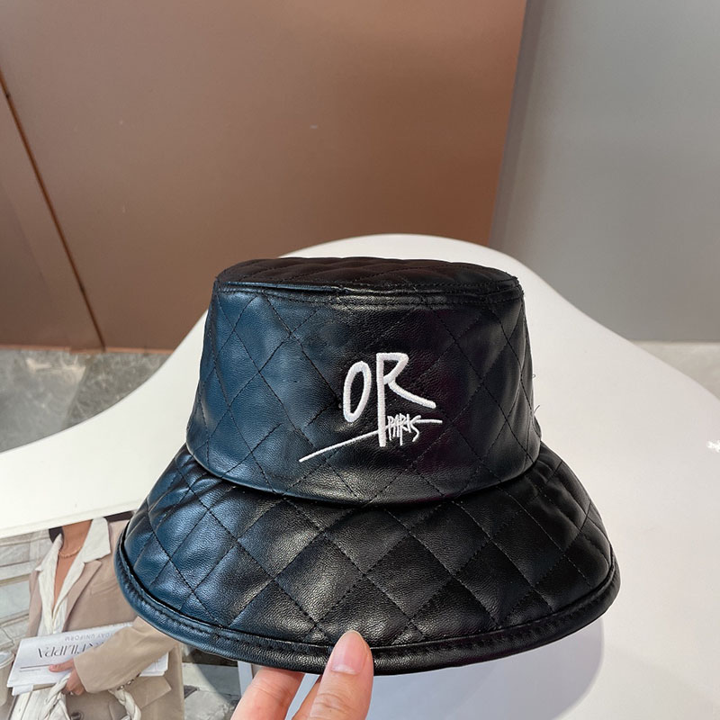 Luxury Designer bucket hat fashion mens and womens hat high quality embroidery classic style social party good, Black
Luxury Designer bucket hat fashion mens and womens hat high quality embroidery classic style social party good, Black