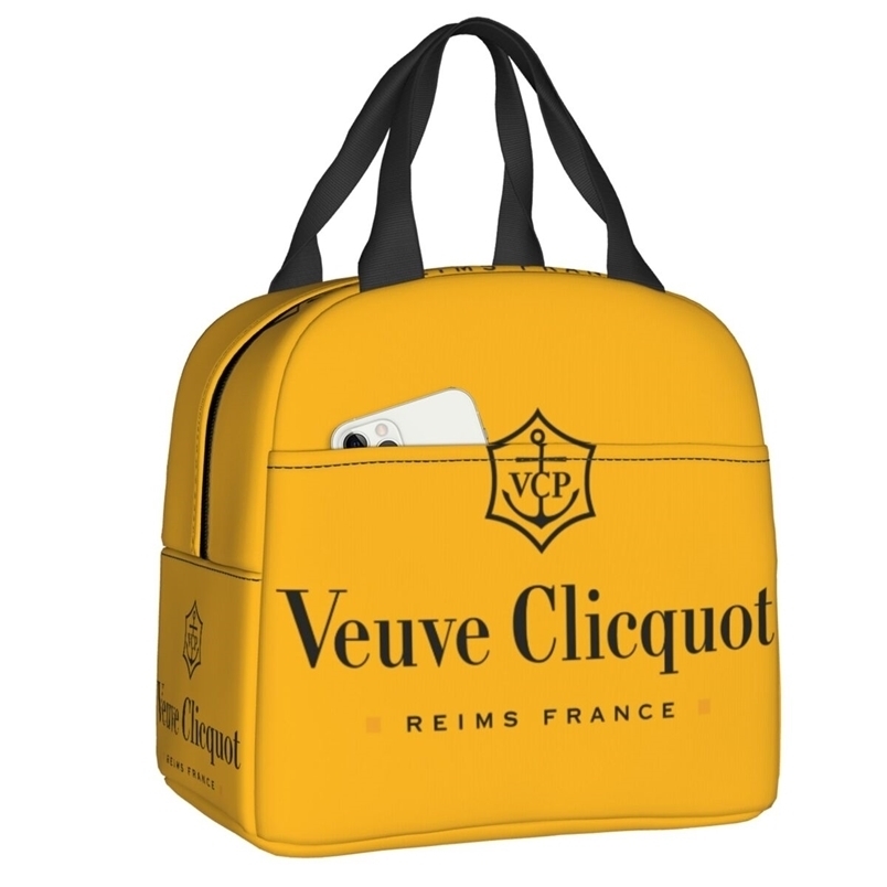 Custom Luxury Champagne Veuve Clicquot Bag Men Women Cooler Warm Thermal Insulated Lunch Box for Children School Food Bags 220711
Custom Luxury Champagne Veuve Clicquot Bag Men Women Cooler Warm Thermal Insulated Lunch Box for Children School Food Bags 220711