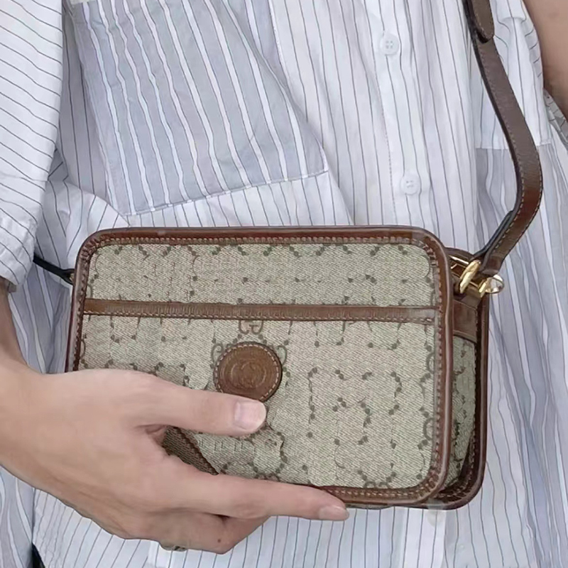 2022 Luxury handbag ladies shoulder bag 2021 fashion chain designer high quality brown letter leather messenger bag wallet 22.5cm
2022 Luxury handbag ladies shoulder bag 2021 fashion chain designer high quality brown letter leather messenger bag wallet 22.5cm