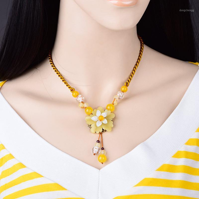 Pendant Necklaces Fashion Contemporary Temperamental Necklace Exquisite Coloured Glaze Synthetic Flower Dignified Sweater Chain
Pendant Necklaces Fashion Contemporary Temperamental Necklace Exquisite Coloured Glaze Synthetic Flower Dignified Sweater Chain