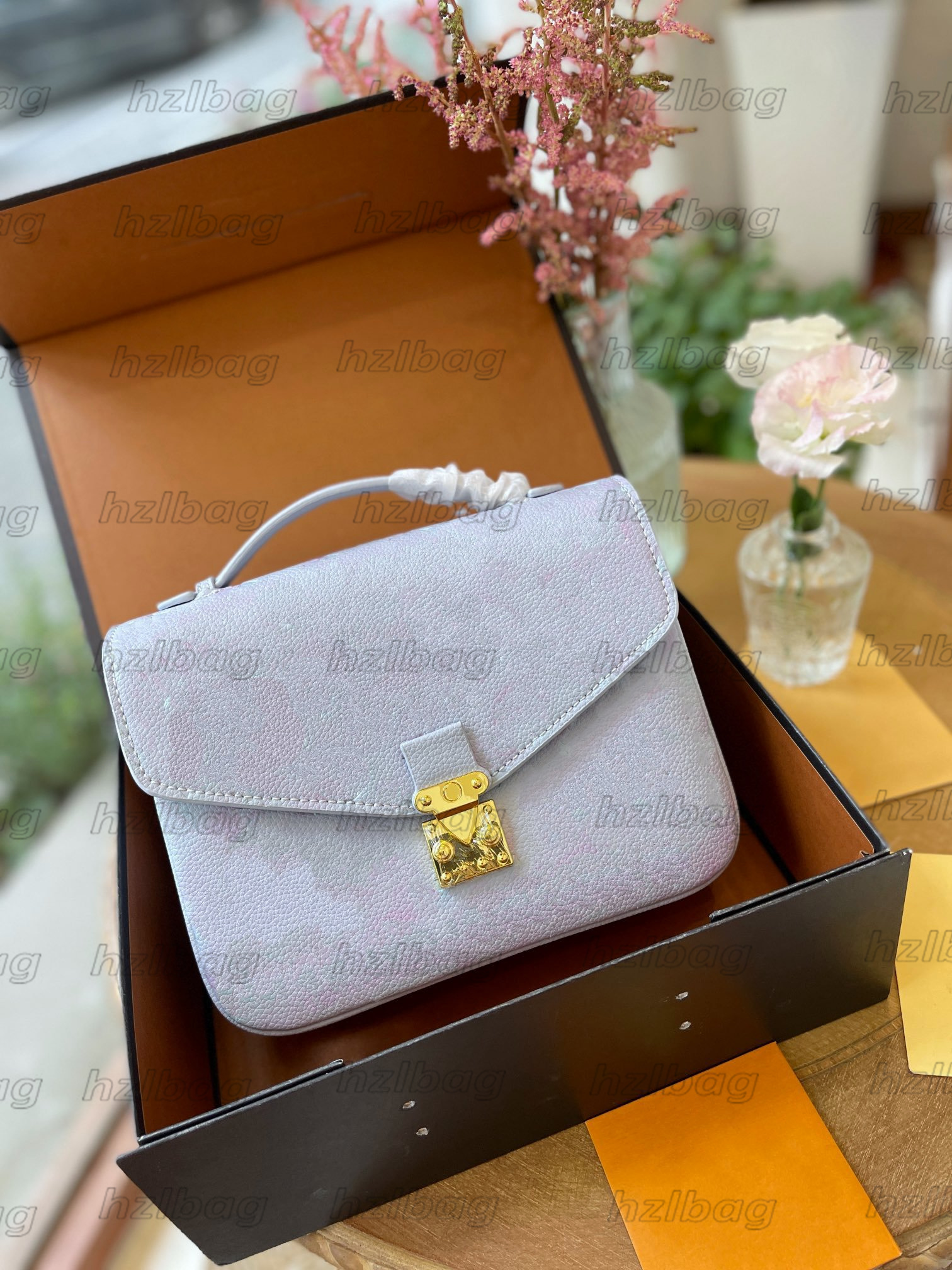 Summer Stardust Designer Metis Message Bag Pochette Star Strewn Print Embossed Monograms Luxurys Designers Cross Body Tote, Color 01
Summer Stardust Designer Metis Message Bag Pochette Star Strewn Print Embossed Monograms Luxurys Designers Cross Body Tote, Color 01