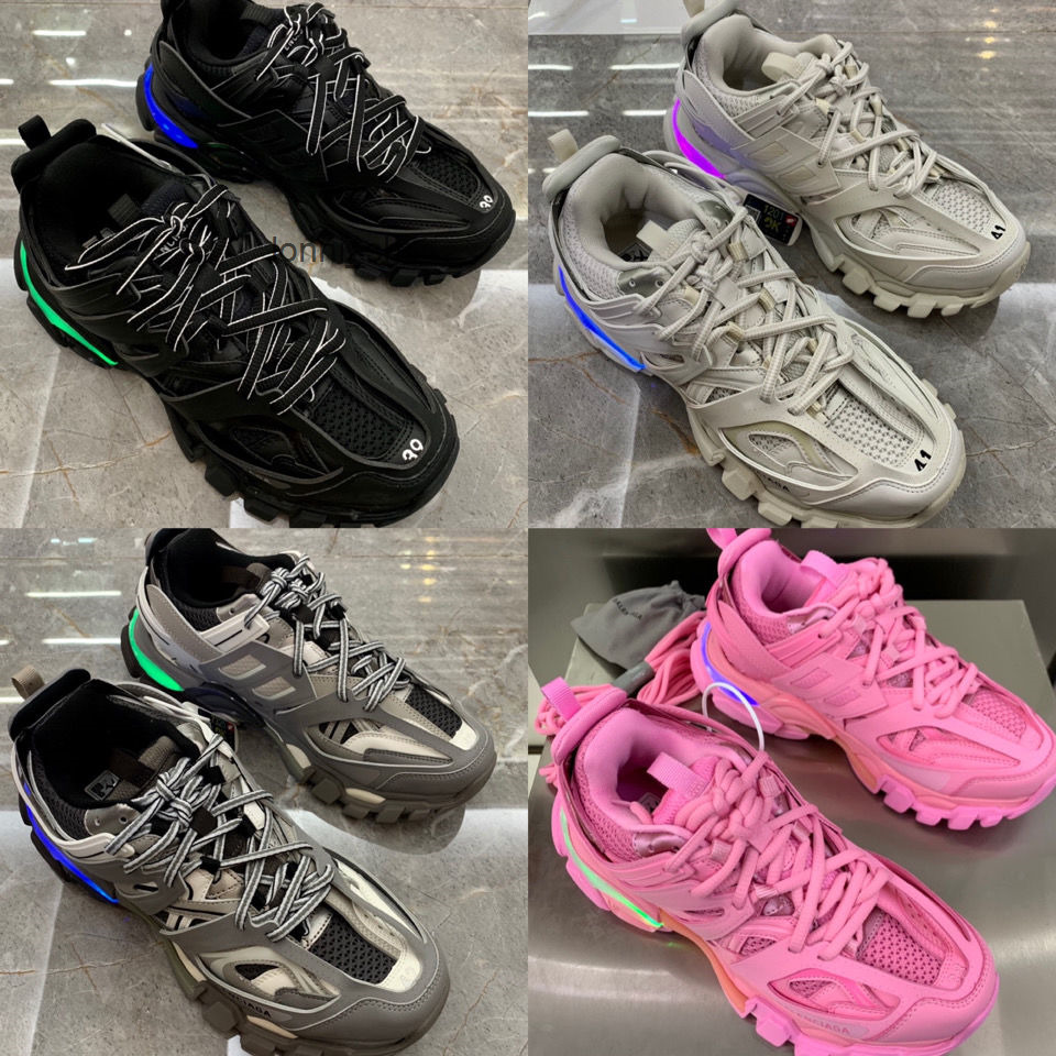 Fashion Couples Designer Balencigas shoes Paris fashion net red daddy track3 0led lights retro sneakers lovers men's and women's running, Black
Fashion Couples Designer Balencigas shoes Paris fashion net red daddy track3 0led lights retro sneakers lovers men's and women's running, Black