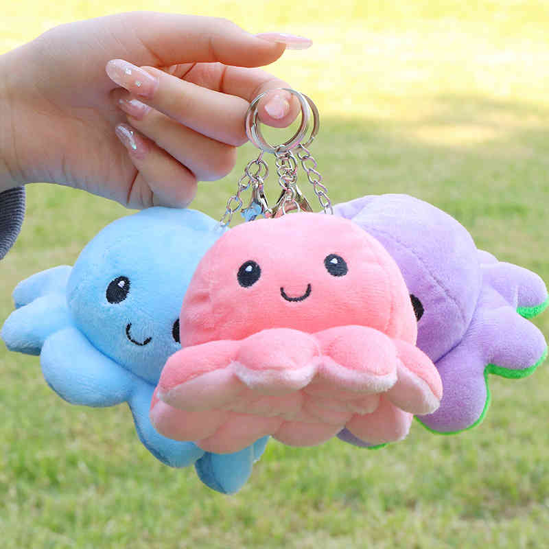 Keychains Creative cute flip face changing Octopus key chain small pendant doll plush toy schoolbag
Keychains Creative cute flip face changing Octopus key chain small pendant doll plush toy schoolbag
