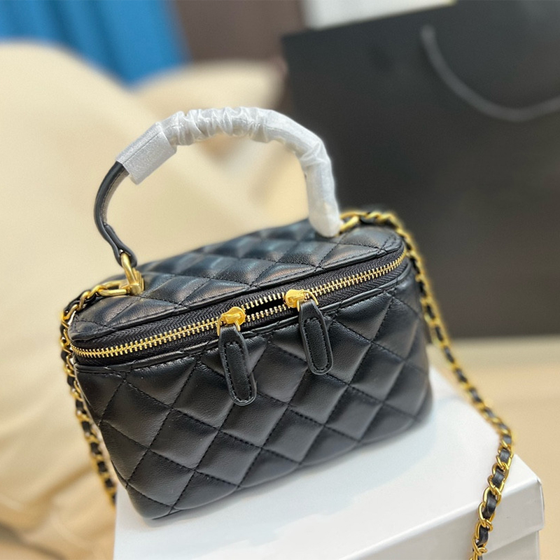 The New French Chain Small Square Bag Advanced Color Genuine Leather Woman Fashion Famous Designer Handbags Mini Luxury Wallet Shoulder Messenger Bag, Black
The New French Chain Small Square Bag Advanced Color Genuine Leather Woman Fashion Famous Designer Handbags Mini Luxury Wallet Shoulder Messenger Bag, Black
