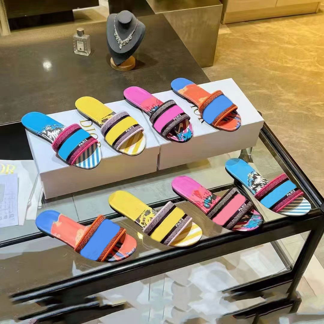 2022 Designer Women Slippers Dway slipper women sandal ladies scuffs summer beach striped causal flip flops flat Slide Cotton Designers Fluffy fur Slides 35-42, 24
2022 Designer Women Slippers Dway slipper women sandal ladies scuffs summer beach striped causal flip flops flat Slide Cotton Designers Fluffy fur Slides 35-42, 24