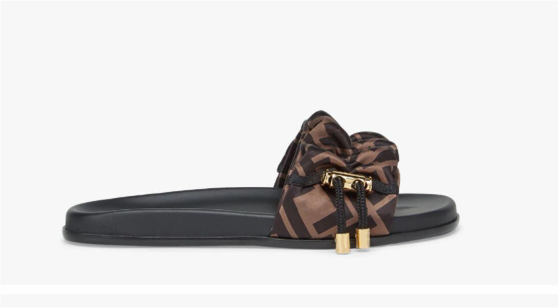 2022 Paris Women luxurys designers sandals Slippers fashion Summer Girls Beach womens sandal Slides Flip Flops Loafers Sexy Embroidered shoes large with box 35-43
2022 Paris Women luxurys designers sandals Slippers fashion Summer Girls Beach womens sandal Slides Flip Flops Loafers Sexy Embroidered shoes large with box 35-43