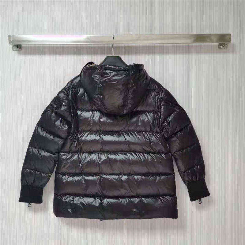 Qingwen New Shiny White Duck Down Jacket Women Lean Zipper Winter Fashion Loose Hooded Down Parka Thick Feather Buffer Jacket L220725