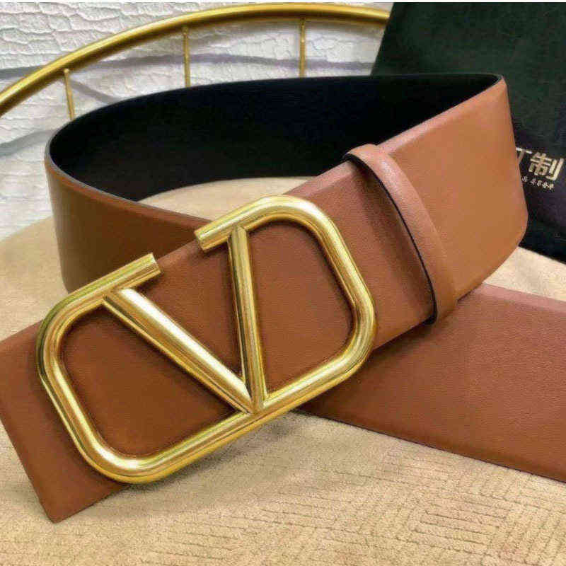 Large V-shaped gold buckle leather belt women's wide version with skirt and suit waist cover simple versatile cool style, Black
Large V-shaped gold buckle leather belt women's wide version with skirt and suit waist cover simple versatile cool style, Black