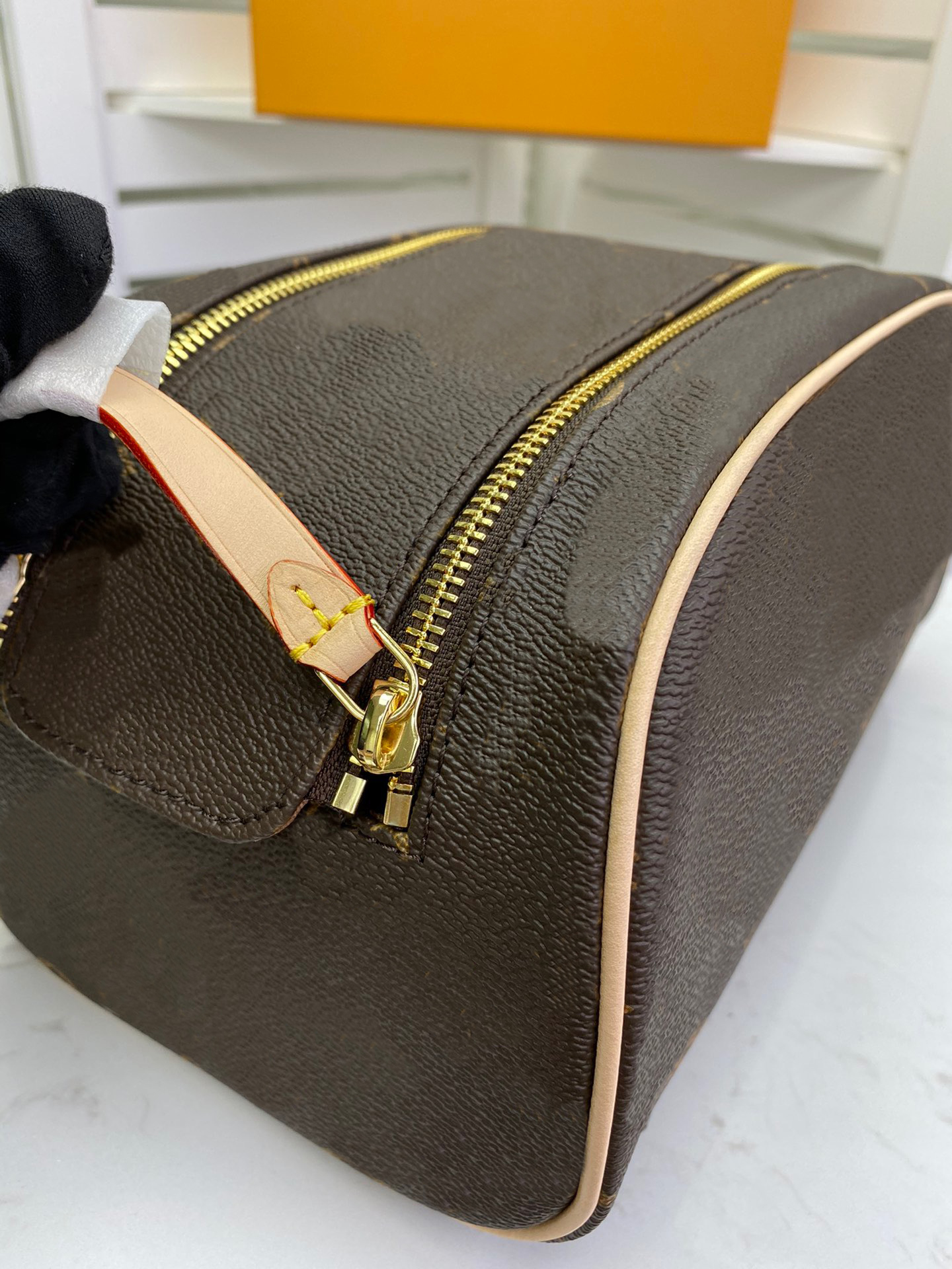 Women cosmetic bags large capacity designer beauty case men toilet pouch make up bag purse handbag toiletry bag, Black
Women cosmetic bags large capacity designer beauty case men toilet pouch make up bag purse handbag toiletry bag, Black