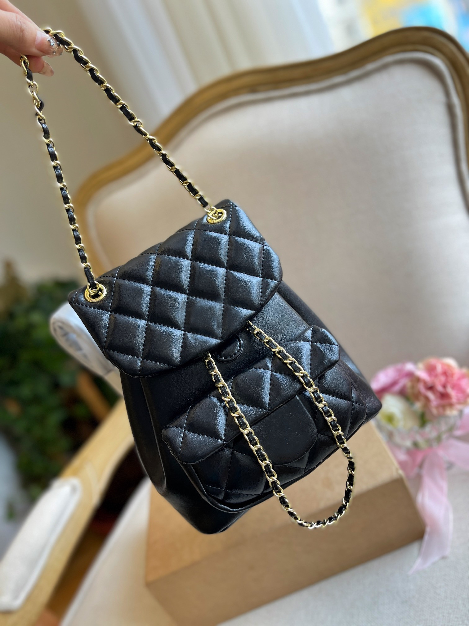 2022 wholesale Classic French Retro Backpacks Ladies Fashion Bags High-End Flap Chains Diamond Lattice Quilted Outdoor Sacoche Designer Bags Luxury wallet, Not sold separately
2022 wholesale Classic French Retro Backpacks Ladies Fashion Bags High-End Flap Chains Diamond Lattice Quilted Outdoor Sacoche Designer Bags Luxury wallet, Not sold separately