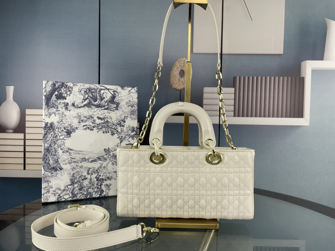Spring 2022 New 5A Premium Sheepskin Luxury Designer Wallet Second Generation One Shoulder Messenger Classic Handbag
Spring 2022 New 5A Premium Sheepskin Luxury Designer Wallet Second Generation One Shoulder Messenger Classic Handbag