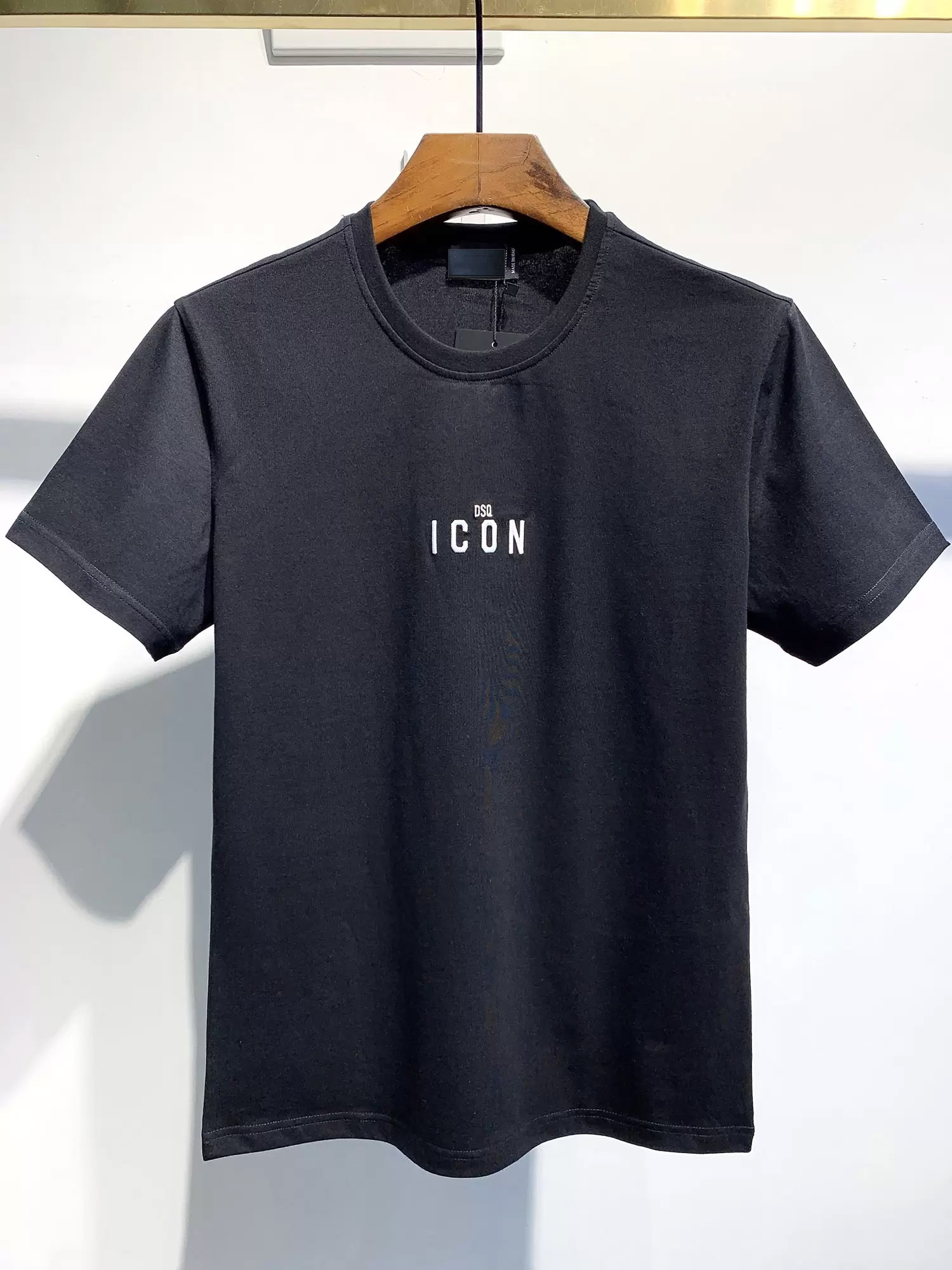 DSQSURY 2022SS New Mens Designer T shirt Paris fashion Tshirts Summer DSQ T-shirt Tees Male Top Quality 100% Cotton Top ST38162, White
DSQSURY 2022SS New Mens Designer T shirt Paris fashion Tshirts Summer DSQ T-shirt Tees Male Top Quality 100% Cotton Top ST38162, White