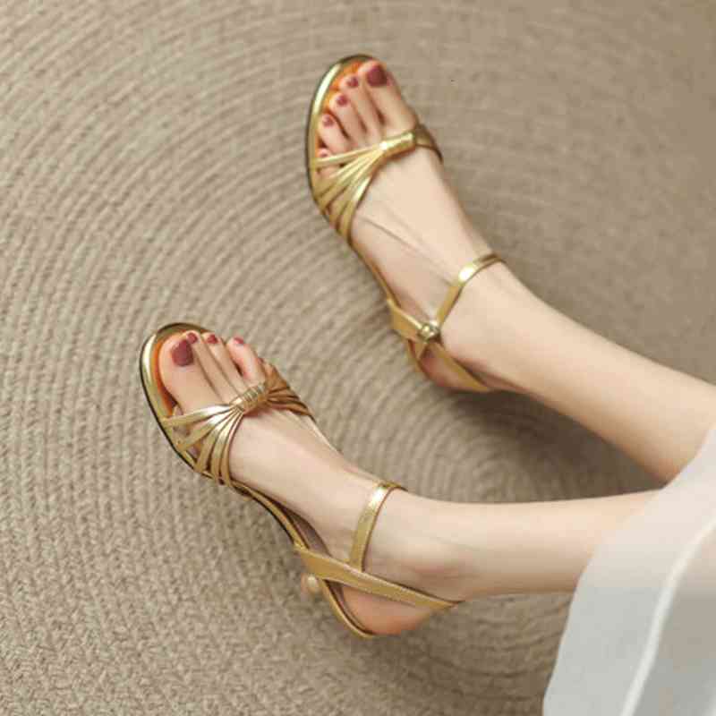 Sandals French small high-heeled one-sided open toe sandals women's summer gold full leather thin heel shoes O6F5, 1# shoe box
Sandals French small high-heeled one-sided open toe sandals women's summer gold full leather thin heel shoes O6F5, 1# shoe box