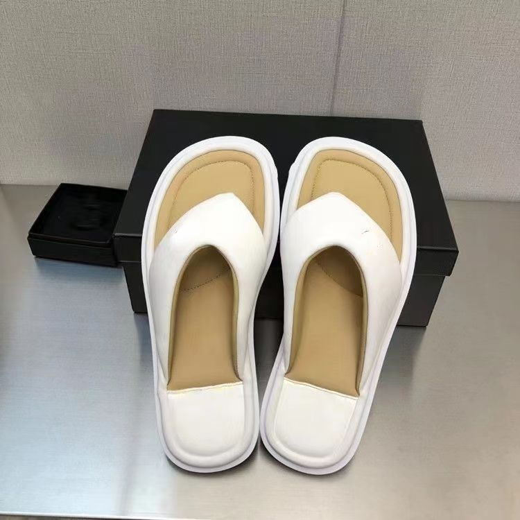 Designer leather slip-on platform slippers OP06 New cross peep-toe muffin thick-soled summer comfortable fashion women's beach casual flip-flop slippers 35-42, Mode other model contact with us
Designer leather slip-on platform slippers OP06 New cross peep-toe muffin thick-soled summer comfortable fashion women's beach casual flip-flop slippers 35-42, Mode other model contact with us