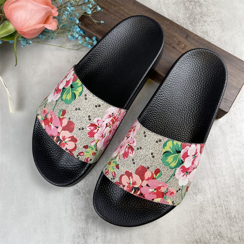 2022 Mens Womens Slippers Top Quality Men Women Slipper Font Shoes Slide Fashion Sandals Flat Flip Flop With Box Size 36-46, #13
2022 Mens Womens Slippers Top Quality Men Women Slipper Font Shoes Slide Fashion Sandals Flat Flip Flop With Box Size 36-46, #13