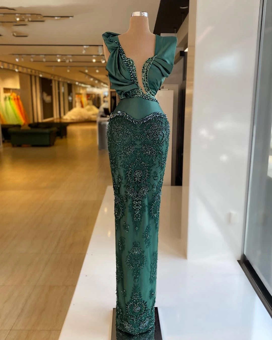 Dark Green Mermaid Prom Dresses Sexy V Neck Sleeveless Sequins Appliques Beads Sequins Lace Satin Embroidery Floor Length Plus Size Formal Party Gowns