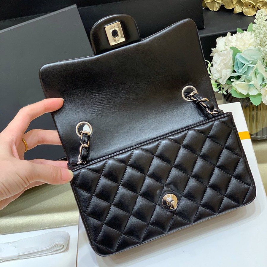10A Top quality fashion woman shoulder bag 20cm A69900 Sheepskin and caviar skin Mini flap bag crossbody bags Luxurious designer bagss chain bag With box C002, F(caviar leather)
10A Top quality fashion woman shoulder bag 20cm A69900 Sheepskin and caviar skin Mini flap bag crossbody bags Luxurious designer bagss chain bag With box C002, F(caviar leather)