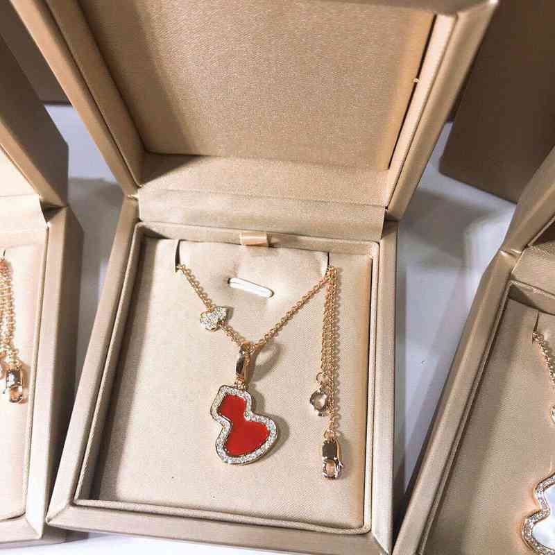 designer Compare with the original CNew 925 Sterling Silver gourd Necklace White Fritillaria red agate female clavicle chain high version batch
designer Compare with the original CNew 925 Sterling Silver gourd Necklace White Fritillaria red agate female clavicle chain high version batch