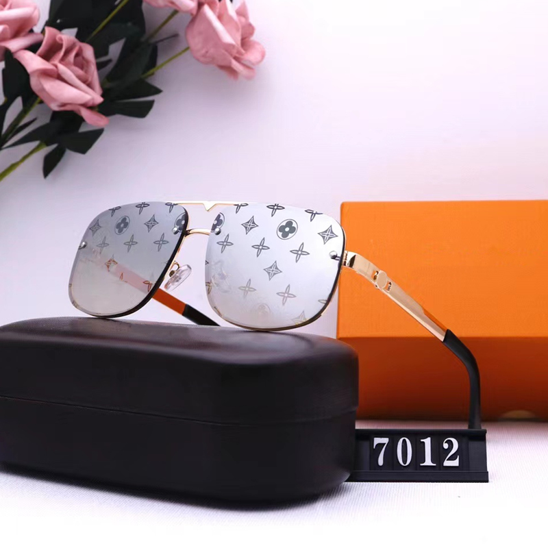 Fashion Classic poilt sunglasses for women luxury designer print HD lenses high quality men driving sun glasses five colors unisex Goggle 7012
Fashion Classic poilt sunglasses for women luxury designer print HD lenses high quality men driving sun glasses five colors unisex Goggle 7012