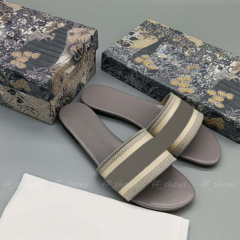Classic Designer Slipper Women Slippers Luxury Embroidery Sandals Beach Fashion Luxurys Flip Flop Flats Slide Casual Shoes High Quality with Box, Blue#02
Classic Designer Slipper Women Slippers Luxury Embroidery Sandals Beach Fashion Luxurys Flip Flop Flats Slide Casual Shoes High Quality with Box, Blue#02