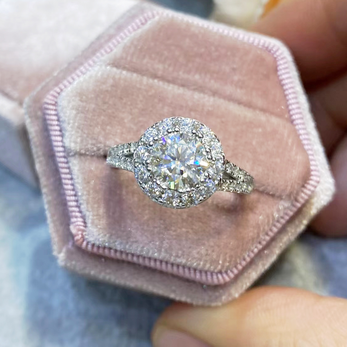 Wedding Rings Luomansi Woman Ring Silver 1 2 Carat D VVS Moissanite with GRA Certificate Super Flash S925 Jewelry Wedding Party Gift 230206