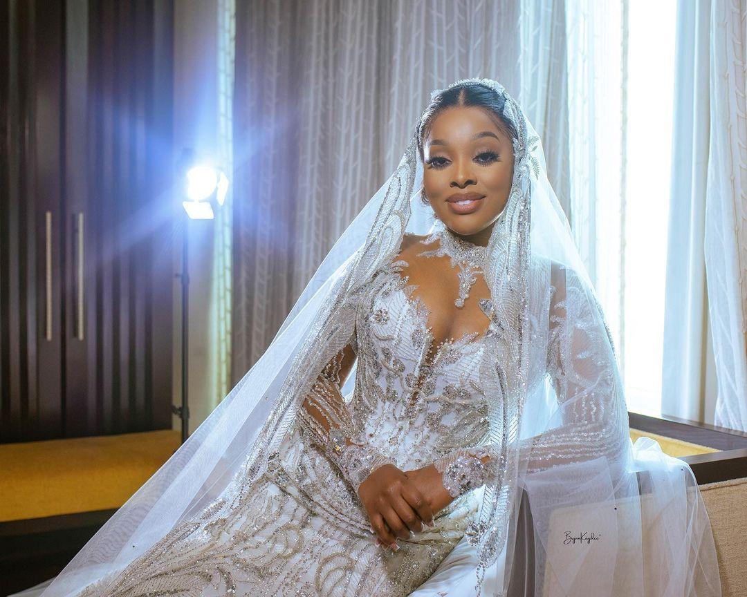 Mermaid Luxurious Sparkly Wedding Dress Plus Size Arabic Aso Ebi Sheer Neck Lace applique illusion long sleeve Bridal Gowns