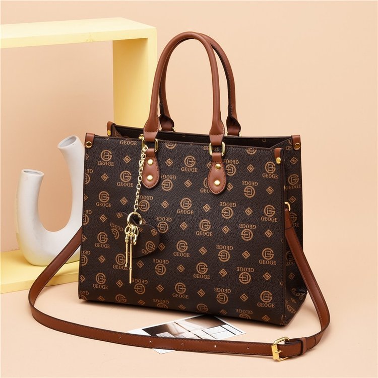 Wholesale factory ladies brand shoulder bags Hong Kong style double-sided printed handbag horizontal large capacity leather tote bag elegant ribbon bow handbags, Coffee2-ab surface-6806
Wholesale factory ladies brand shoulder bags Hong Kong style double-sided printed handbag horizontal large capacity leather tote bag elegant ribbon bow handbags, Coffee2-ab surface-6806