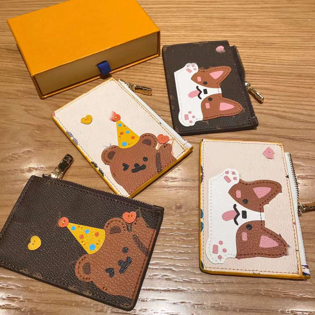 Fashion Cartoon Key Buckle Bag Car Keychain Handmade Luxury Designer Genuine Leather Keychains Men Women Coin Purse Bags No Box
Fashion Cartoon Key Buckle Bag Car Keychain Handmade Luxury Designer Genuine Leather Keychains Men Women Coin Purse Bags No Box