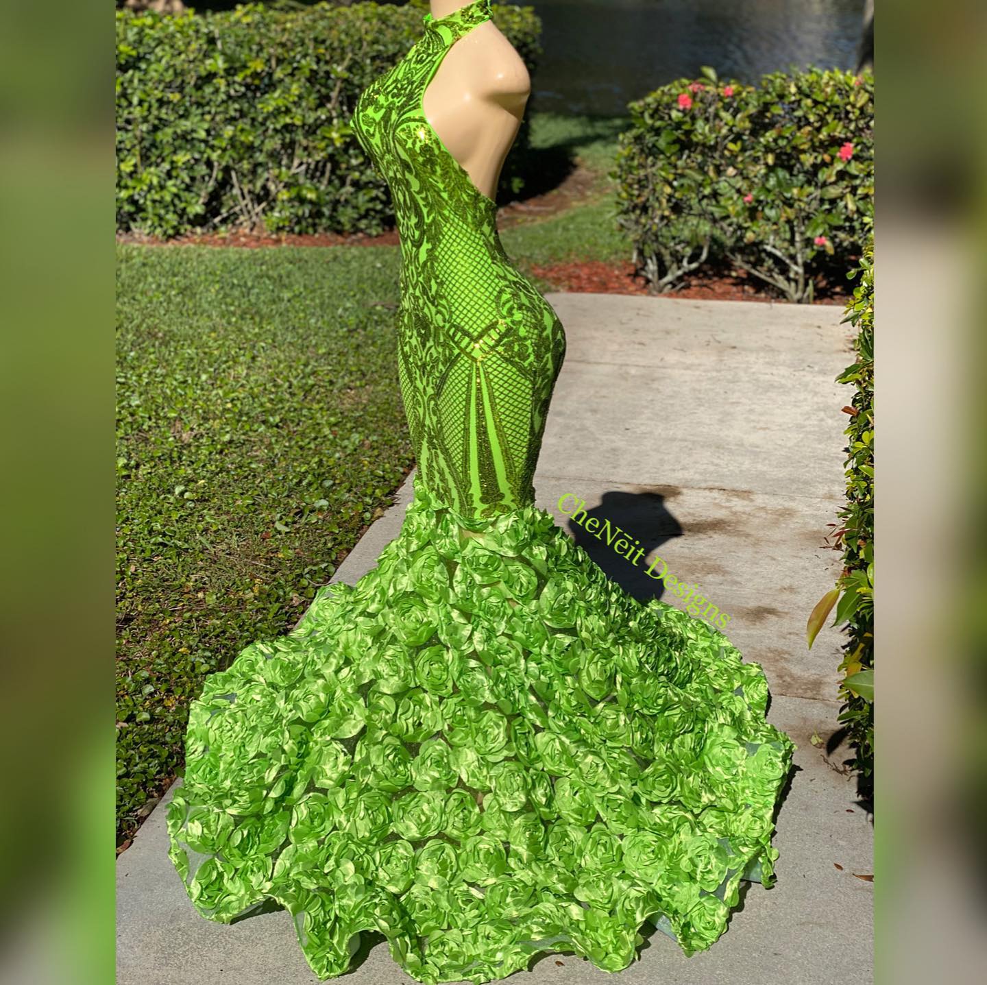 Green Mermaid Sparkly Lace Prom Dresses Sequined Halter Neck Backless Evening Gowns Sweep Train Plus Size Formal Dress