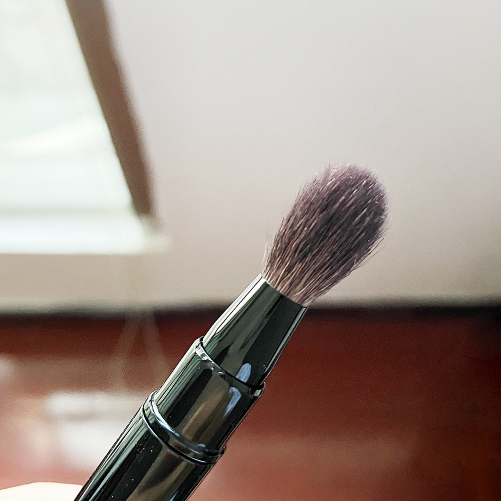 BB Retractable Dual-ended Eyeshadow Makeup Brush Eye Blender + Eye Shadow Cosmetic Brush Beauty Tool - Easy Glide Metallic Handle