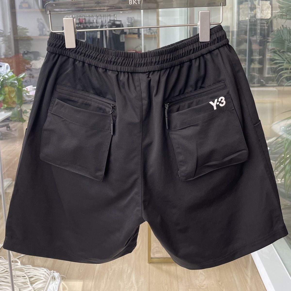 Men shorts 22SS Summer y3 Letter Printed Cotton Casual Functional Shorts with Multi pocket black and white
Men shorts 22SS Summer y3 Letter Printed Cotton Casual Functional Shorts with Multi pocket black and white