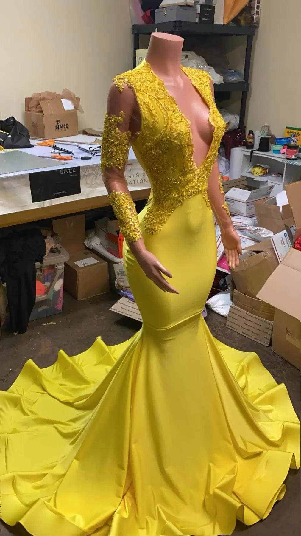 Yellow Prom Dresses 2022 Plunging V Neck Long Sleeves Lace Applique Beaded Ruched Evening Occasion Wear Plus Size vestidos