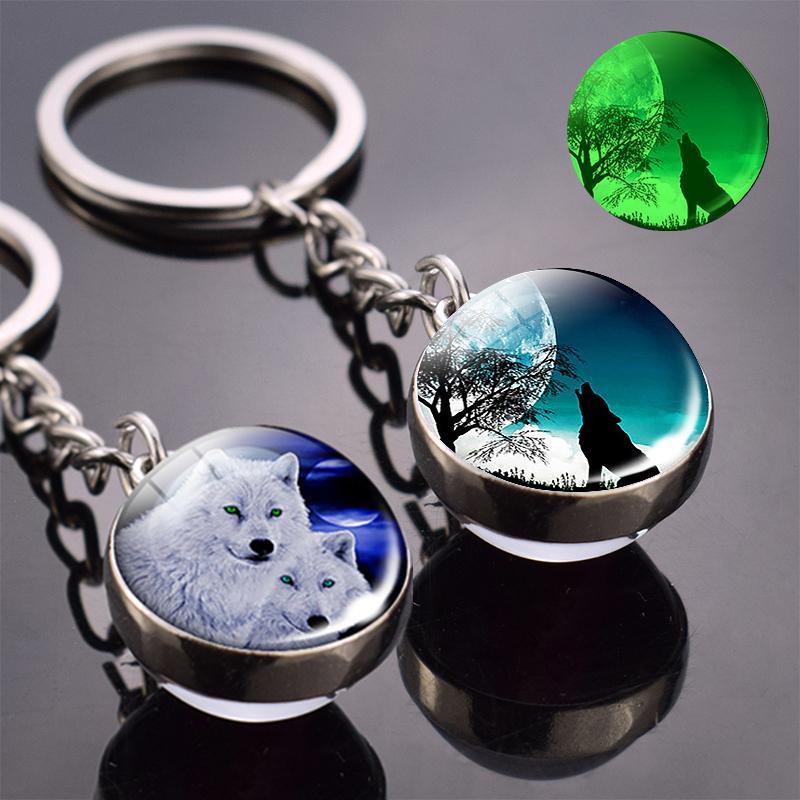 

Keychains Glow In The Dark Wolf Key Chain Howling And Moon Keyring Double Side Glass Ball Keychain Head Pendant RingKeychains
