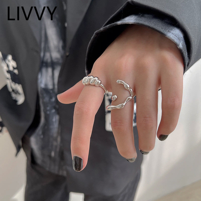 LIVVY Silver Color Irregular Texture Twist Ring Female Simple Unique Design Sense Smooth Hip hop Jewelry Gift 220716
LIVVY Silver Color Irregular Texture Twist Ring Female Simple Unique Design Sense Smooth Hip hop Jewelry Gift 220716