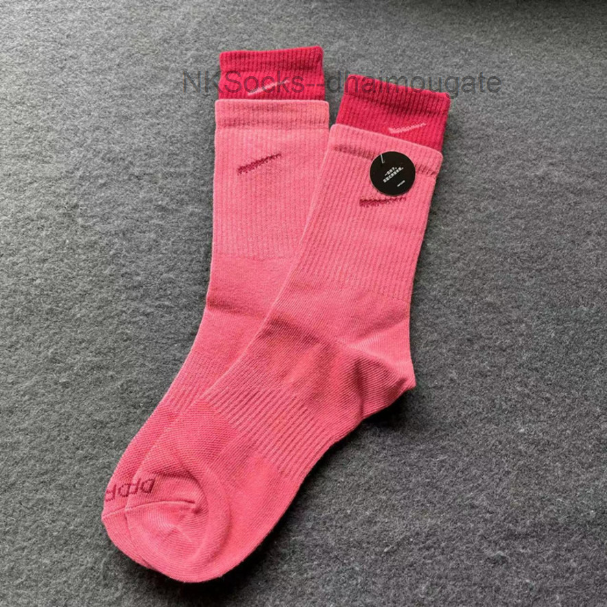 Fashion Men Classic Socks Hook Brand Color Stitched Men's Women's Long Tube Sports Training Sock Street Couple Middle Tubes Luxury Medium Sportsocks Eur Size Ialp, Medium tube 2
Fashion Men Classic Socks Hook Brand Color Stitched Men's Women's Long Tube Sports Training Sock Street Couple Middle Tubes Luxury Medium Sportsocks Eur Size Ialp, Medium tube 2
