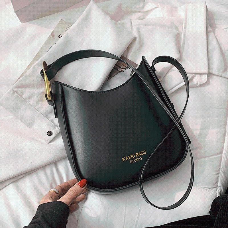 Evening Bags Simple Style Handbags Women Designer Sac A Main Messenger Female Leather Bucket Shoulder Bag Crossbody For Girls, Black
Evening Bags Simple Style Handbags Women Designer Sac A Main Messenger Female Leather Bucket Shoulder Bag Crossbody For Girls, Black