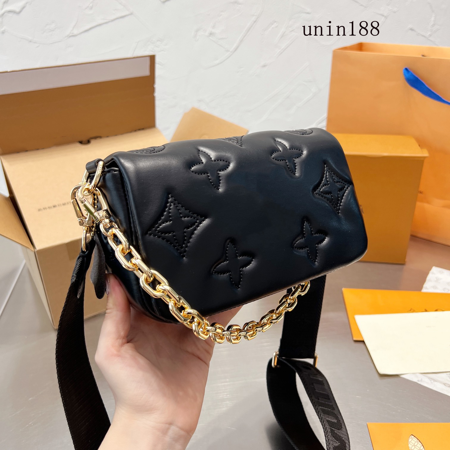 22Ss Women Tote Bags Quilted Flowers Gold Metal Hardware Soft Leather Designer Bag Fabric Detachable Adjustable Shoulder Strap Wallet on Strap Handbags Thick Chain, Black
22Ss Women Tote Bags Quilted Flowers Gold Metal Hardware Soft Leather Designer Bag Fabric Detachable Adjustable Shoulder Strap Wallet on Strap Handbags Thick Chain, Black