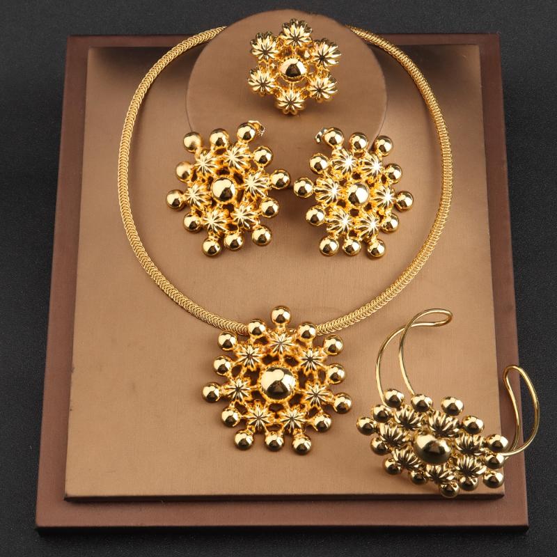 Earrings & Necklace Fashion Women Jewelry Set Gold Plated Flower Shape Dangle And Bracelet Rings For Dubai Weddings Bridal, As pic
Earrings & Necklace Fashion Women Jewelry Set Gold Plated Flower Shape Dangle And Bracelet Rings For Dubai Weddings Bridal, As pic