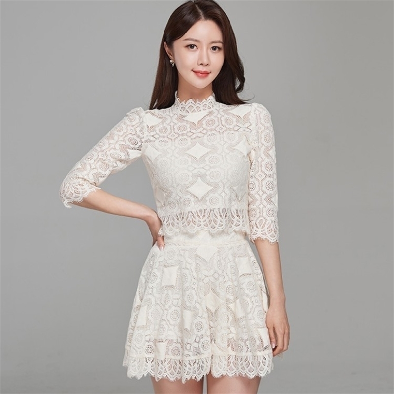 Summer Two Piece Set Fashion Office OL Women Sexy Hollow Out Lace Tops High Waist Wide leg Short Pants Suit 210526, White
Summer Two Piece Set Fashion Office OL Women Sexy Hollow Out Lace Tops High Waist Wide leg Short Pants Suit 210526, White