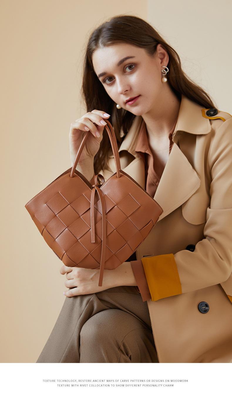 Evening Bags Bag Female Winter Niche Design Portable Vegetable Basket 2022 Original Handmade Cowhide Woven One-shoulder Messenger FemaleEven, Black
Evening Bags Bag Female Winter Niche Design Portable Vegetable Basket 2022 Original Handmade Cowhide Woven One-shoulder Messenger FemaleEven, Black