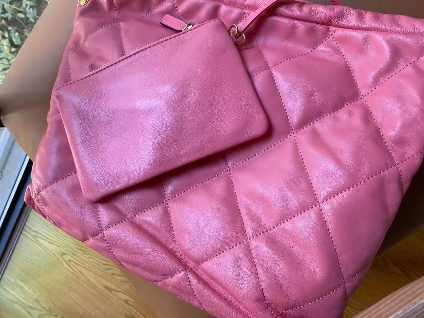 Top quality Genuine leather Women's Metal chain Shoulder Bag 22 Runway Style Hippy Bucket Tote Bag Soft Cow Skin Luxury Designer 2022 Newest Airport Tote, Peach
Top quality Genuine leather Women's Metal chain Shoulder Bag 22 Runway Style Hippy Bucket Tote Bag Soft Cow Skin Luxury Designer 2022 Newest Airport Tote, Peach