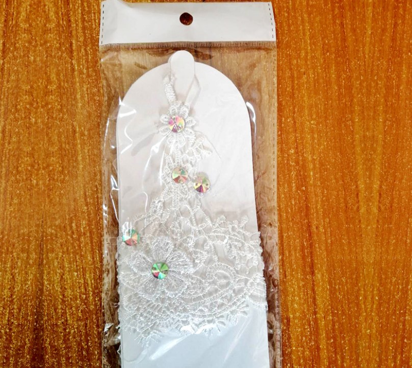 Wholesale Hot Selling Beaded Lace Fingerless Wedding Gloves Wrist Length Bridal Gloves