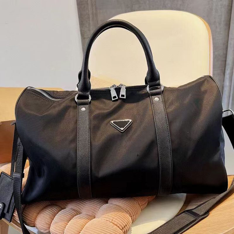 Top Quality mens leather duffle bag weekend travel bags sport Bag high fashion luggage Outdoor Polyester Plain Print Stripes Letter Soft Single Oversize GM Black, Brown print
Top Quality mens leather duffle bag weekend travel bags sport Bag high fashion luggage Outdoor Polyester Plain Print Stripes Letter Soft Single Oversize GM Black, Brown print