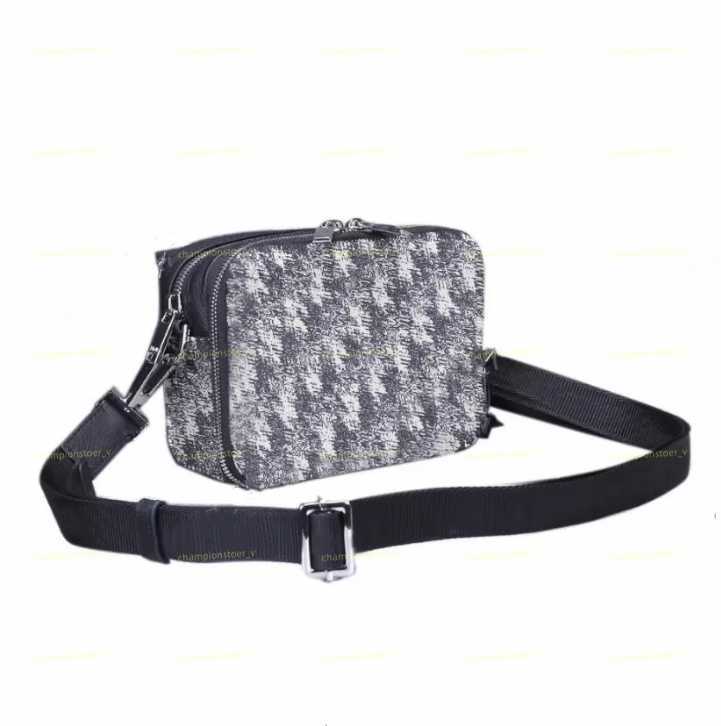 2022 D RStylish postman Kit camera Shoulder Bags The shape is exquisite This charming handbag Angular and elegant postmanbag fashion
2022 D RStylish postman Kit camera Shoulder Bags The shape is exquisite This charming handbag Angular and elegant postmanbag fashion