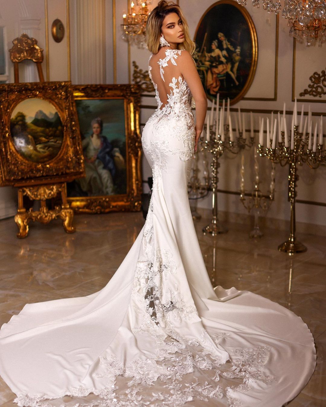 Elegant Mermaid Wedding Dress Sleeveless Deep V Neck Hollow Appliques Sequins Lace Satin Illusion Beidal Custom Made Ruffles Bridal Gowns