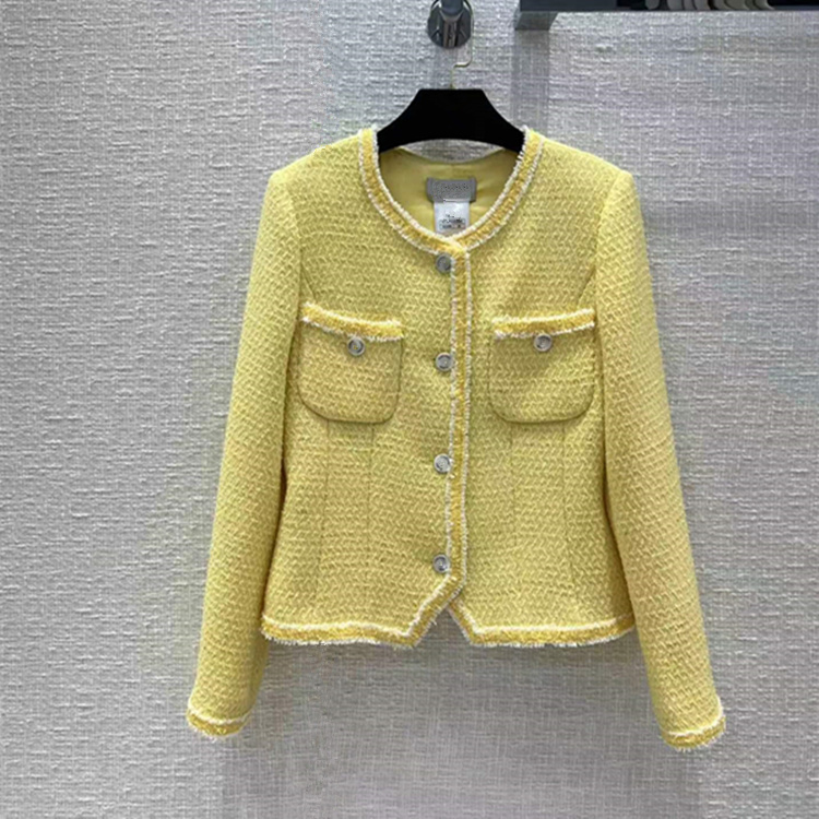 European and American women's winter 2022 new Long sleeve round collar single breasted button fashion Pocket yellow tweed coat
European and American women's winter 2022 new Long sleeve round collar single breasted button fashion Pocket yellow tweed coat