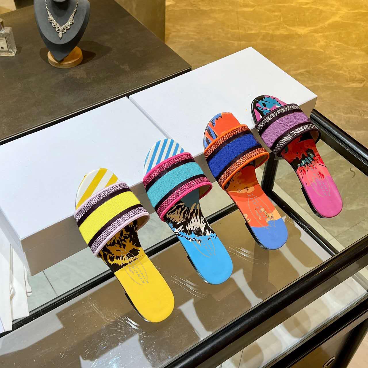 Newest Designer Slippers Women Flat Sandals Multicolor Cotton Embroidered Slides Slip-on Lazy Flip Flops Luxury Women Rainbow Flower Leather Beach Shoes, Color2
Newest Designer Slippers Women Flat Sandals Multicolor Cotton Embroidered Slides Slip-on Lazy Flip Flops Luxury Women Rainbow Flower Leather Beach Shoes, Color2