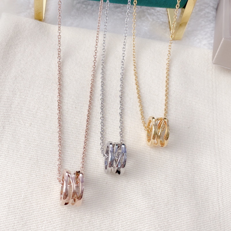 Europe America Fashion Style Men Lady Women Stainless Steel 18k Gold Engraved B Letter Hollow Out Wavy Pendant Chain Necklace
Europe America Fashion Style Men Lady Women Stainless Steel 18k Gold Engraved B Letter Hollow Out Wavy Pendant Chain Necklace