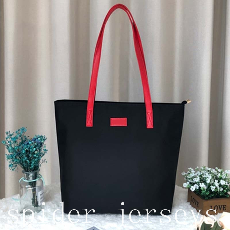 Women's bag 2021 new high-end sense niche Caramel small square Bag Messenger Bags 51130#
Women's bag 2021 new high-end sense niche Caramel small square Bag Messenger Bags 51130#