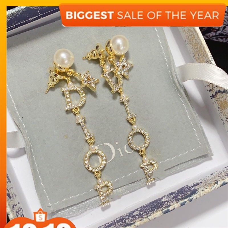 d Home Dijia New Charm Letter Dio with Diamond Pearl Earrings 925 Silver Needle Light Luxury High Sense
d Home Dijia New Charm Letter Dio with Diamond Pearl Earrings 925 Silver Needle Light Luxury High Sense